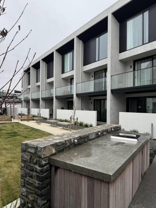 Black-Luxe Living In The Heart Of City Apartment Christchurch Exterior photo