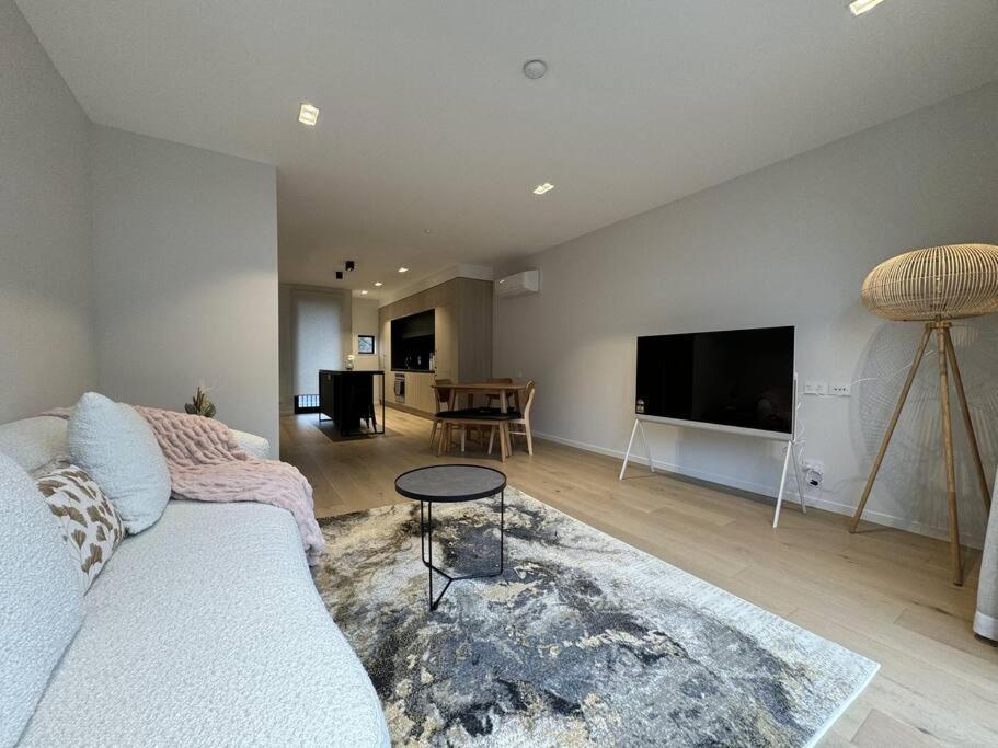 Black-Luxe Living In The Heart Of City Apartment Christchurch Exterior photo